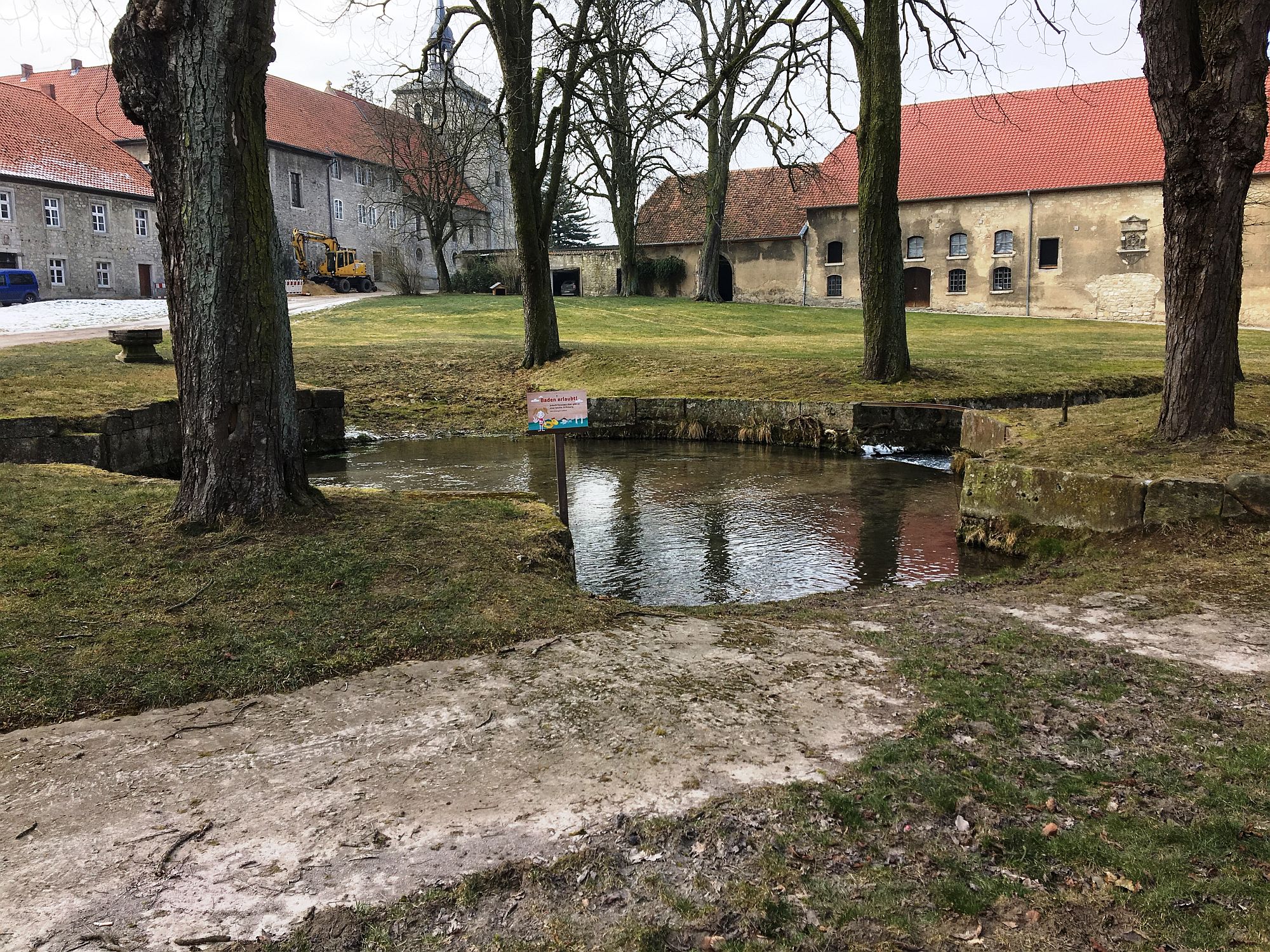 Noerdliches_Harzvorland_Rittergut_Lucklum_Innenhof_Wabe