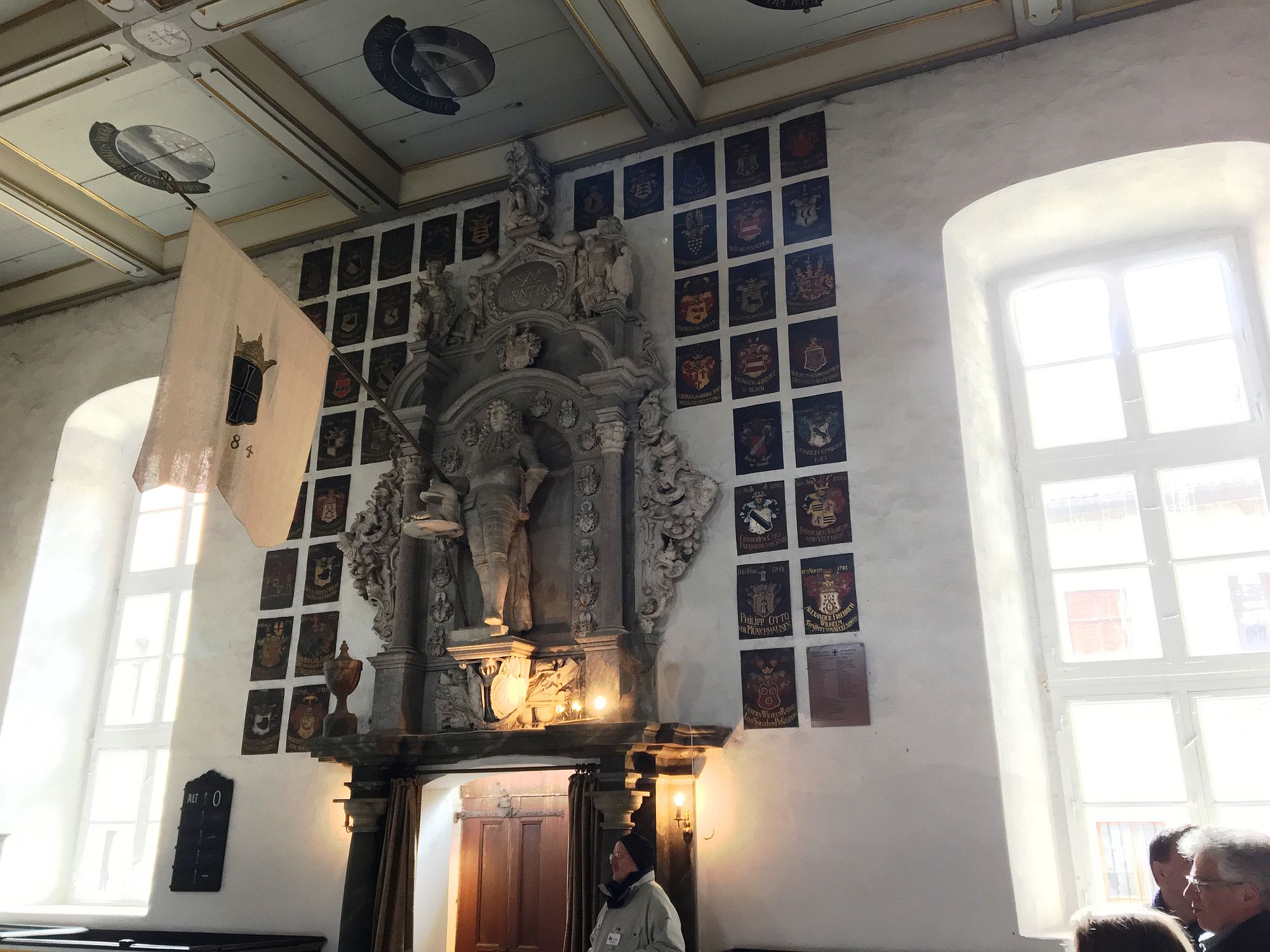 Noerdliches_Harzvorland_Rittergut_Lucklum_Kirche_Patron1