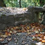 Dicke Mauern und eine Schießscharte zum Schutz der Burg / Beate Ziehres