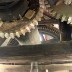 Nördliches Harzvorland, Windmühle Dettum: Alle Räder des Mahlwerks sind in Bewegung / Jessica Lau