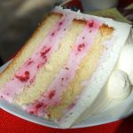 Nördliches Harzvorland, Hornburg: Himbeere-Joghurt-Torte bei "Willeckes Lust" / Beate Ziehres