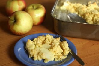 Herbstlicher Genuss im Nördlichen Harzvorland: Apfel Crumble / Lena Ziehres