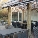 Nördliches Harzvorland, Terrasse des Café und Bistro Rosarium am Vienenburger See. Foto: Beate Ziehres
